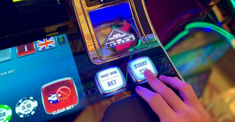 Slot